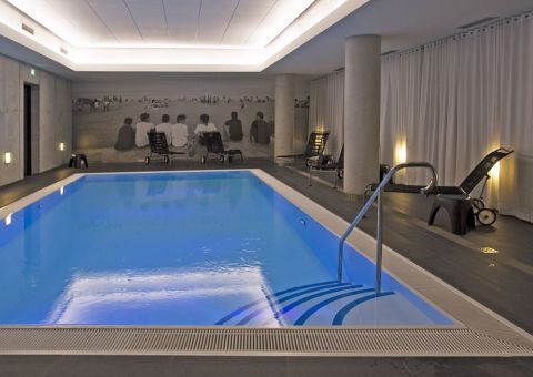 hotelpools-03.jpg